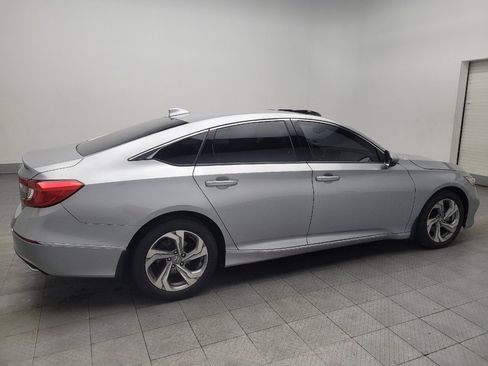 Used 2018 Honda Accord EX-L image 10