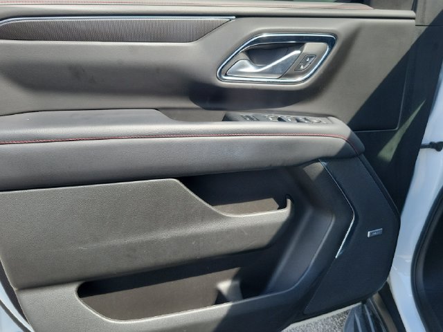 Used 2022 Chevrolet Tahoe RST w/ Luxury Package AWD/4WD image 17