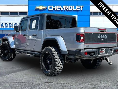 Used 2020 Jeep Gladiator Overland AWD/4WD image 3