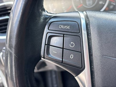 Used 2018 Volvo V60 T5 Dynamic FWD image 16