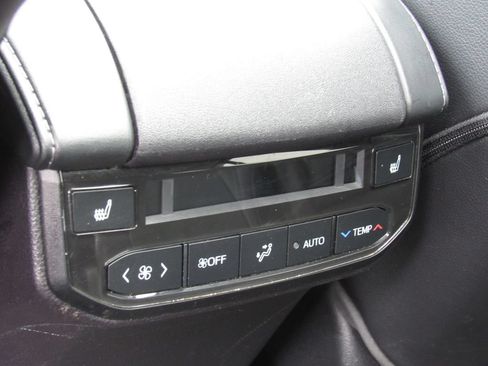 Used 2023 Toyota Highlander Platinum AWD/4WD image 37