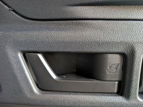 Used 2022 Subaru Outback Premium image 21