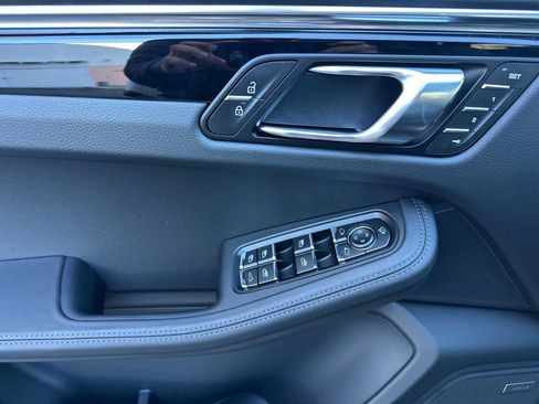 New 2026 Porsche Macan image 12