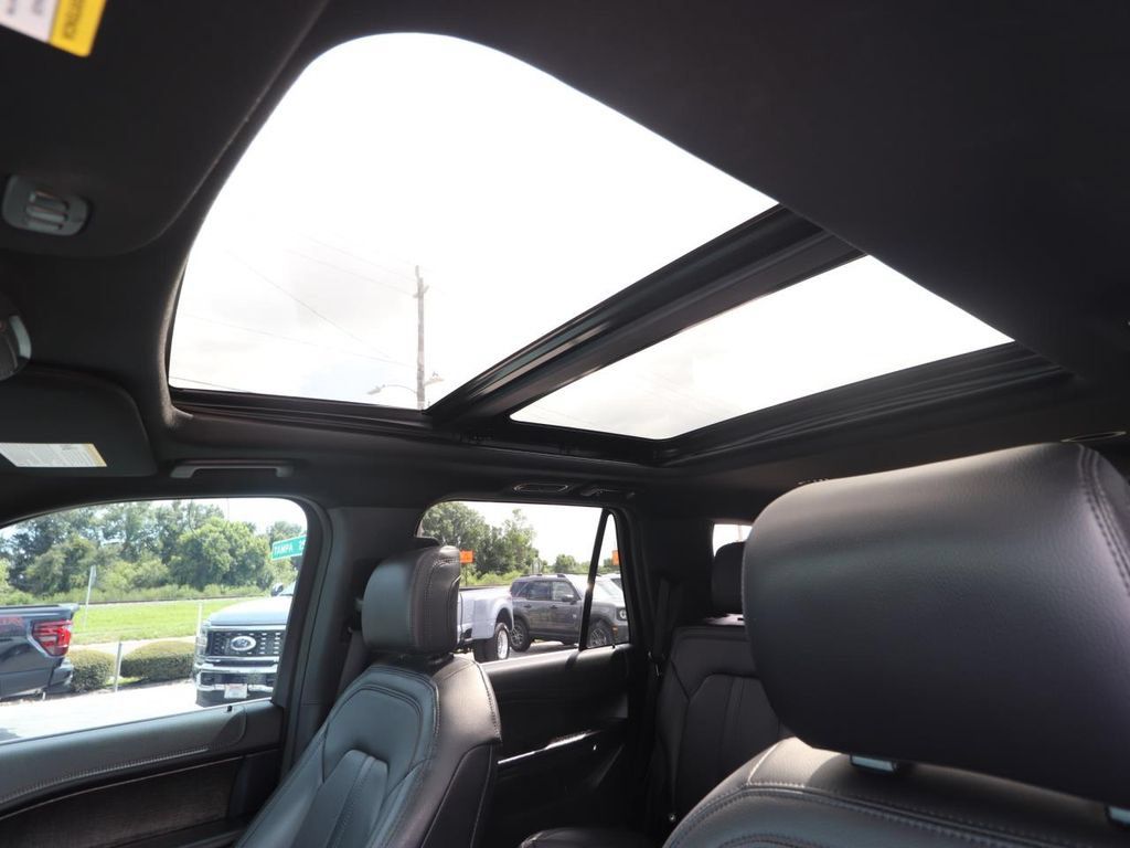 Used 2020 Ford Expedition Limited w/ Equipment Group 302A RWD image 4
