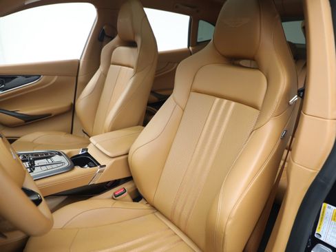 Used 2026 Aston Martin DBX 707 AWD/4WD image 16