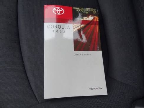 Used 2022 Toyota Corolla LE image 15
