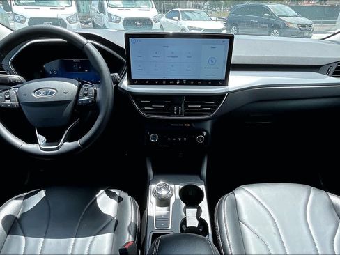 Used 2025 Ford Escape SE w/ PHEV Premium Package FWD image 10