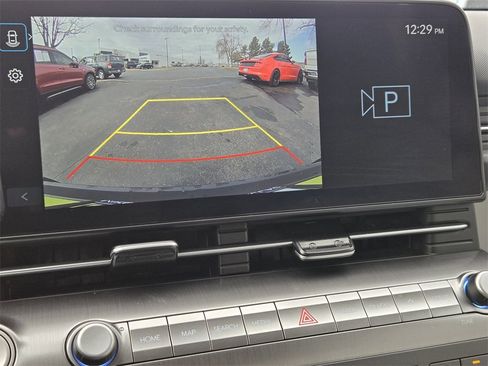 Used 2025 Hyundai Kona SEL image 11