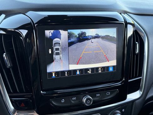 Certified 2023 Chevrolet Traverse High Country FWD image 28