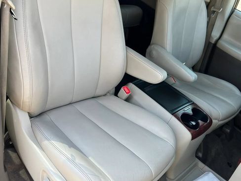 Used 2014 Toyota Sienna XLE FWD image 20