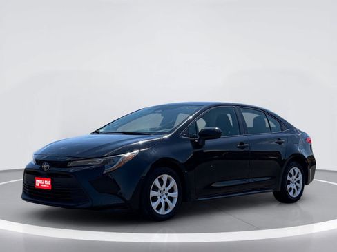 Used 2024 Toyota Corolla LE FWD image 2