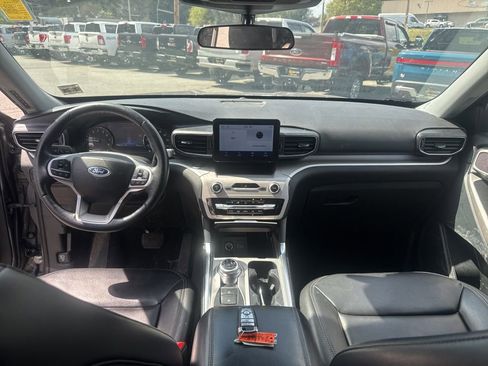 Used 2023 Ford Explorer XLT w/ Equipment Group 202A image 10