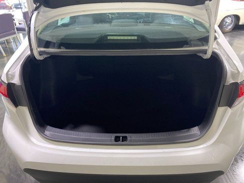 Used 2024 Toyota Corolla LE FWD image 15