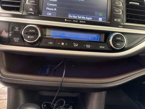 Used 2018 Toyota Highlander Limited Platinum image 40