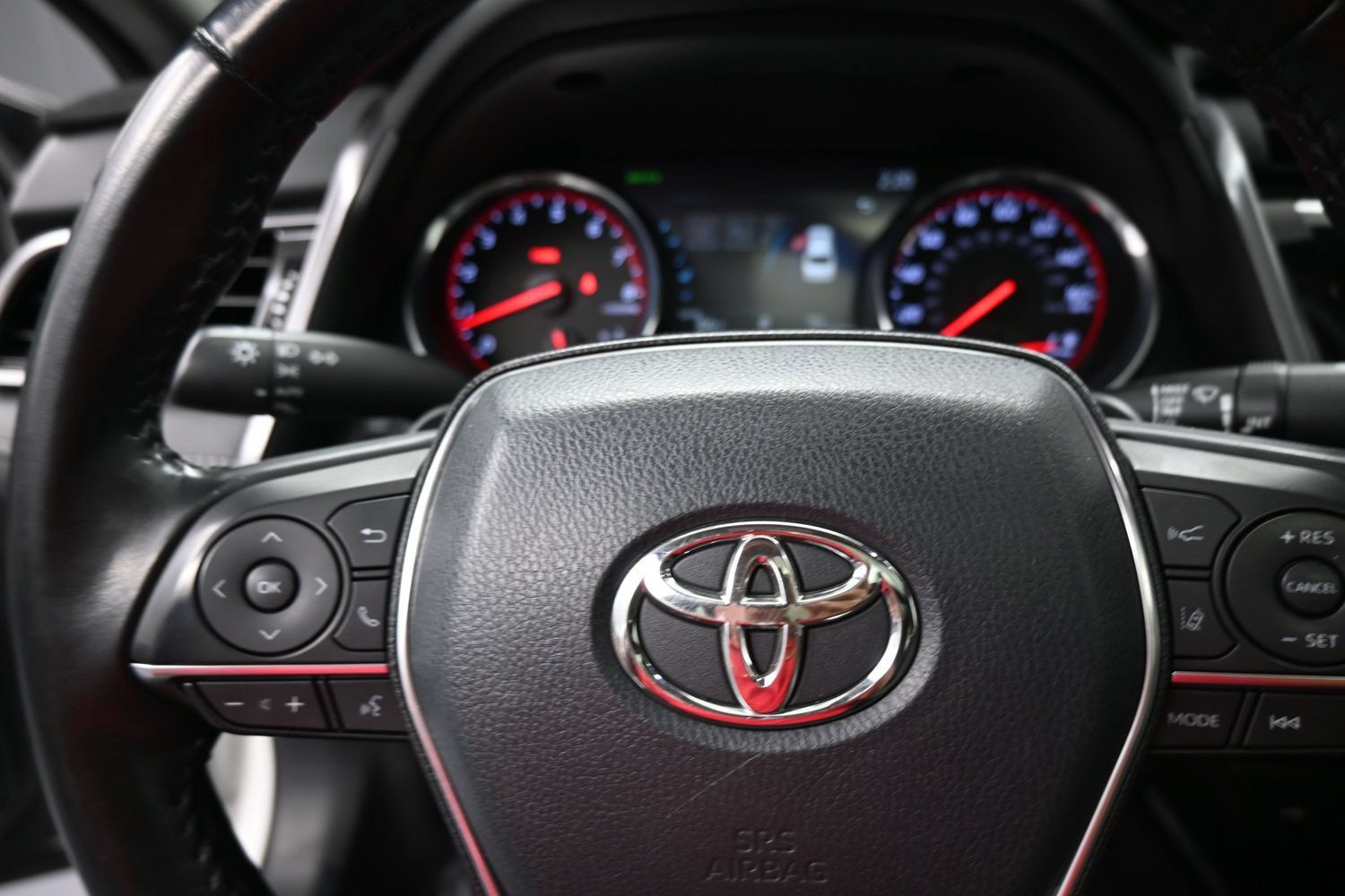 Used 2020 Toyota Camry XSE FWD image 17