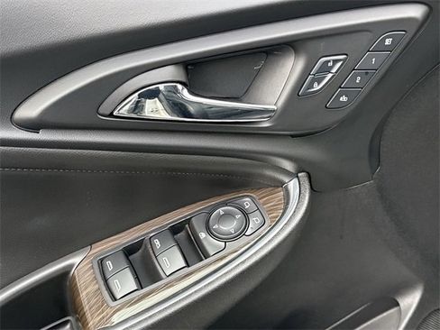 Used 2017 Chevrolet Malibu Premier w/ Premier Sun and Wheel Package image 24