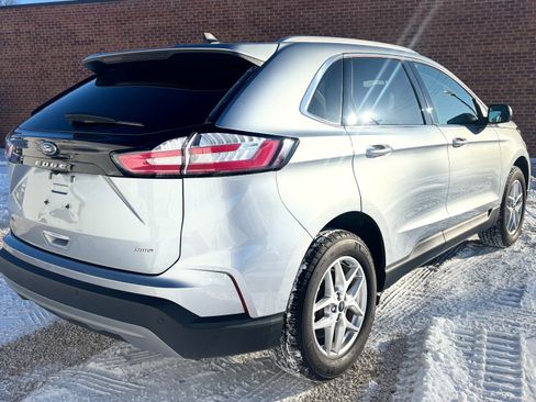 Certified 2024 Ford Edge SEL w/ Convenience Package image 3
