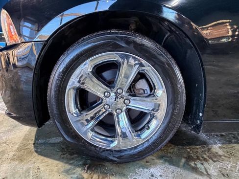 Used 2014 Dodge Charger SXT image 25