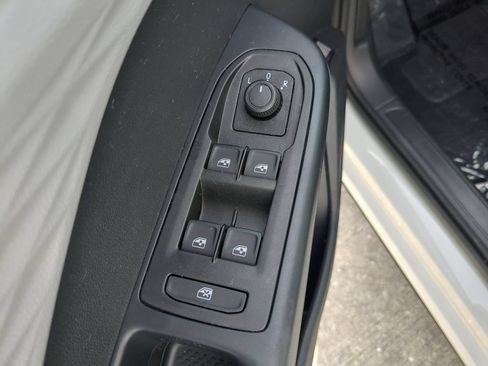 Certified 2023 Volkswagen Taos S FWD image 16