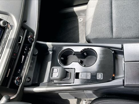 Certified 2024 Nissan Rogue SV FWD image 16