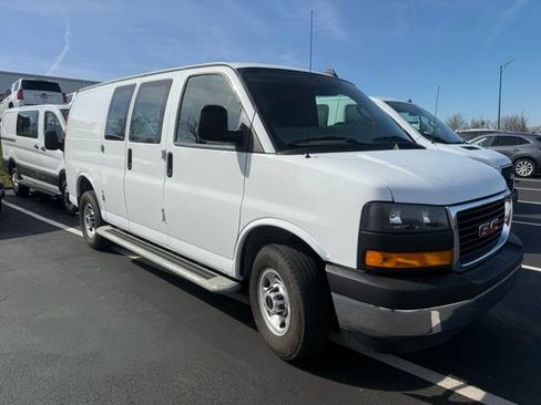Used 2024 GMC Savana 2500 w/ Driver Convenience Package image 3