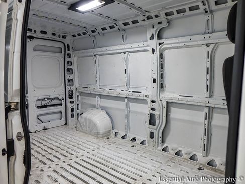 Used 2023 RAM ProMaster 2500 FWD image 18