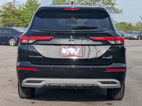 Used 2024 Mitsubishi Outlander 4WD Plug-In Hybrid image 7