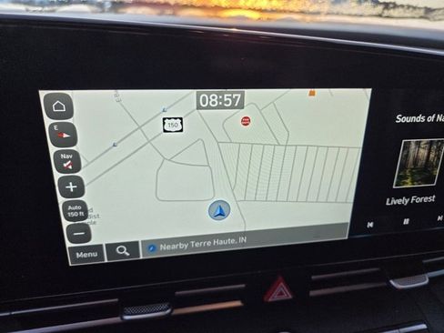 Used 2023 Hyundai Elantra SEL w/ Convenience Package image 11