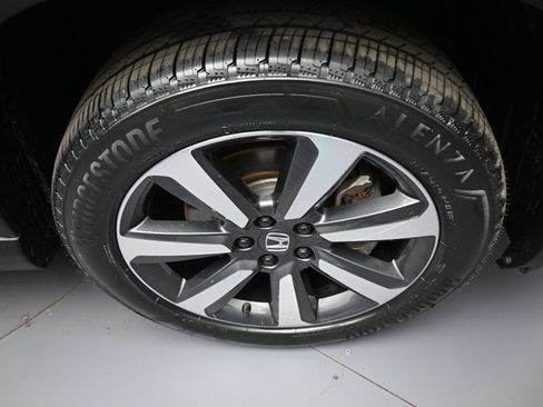 Used 2023 Honda Pilot Touring image 13