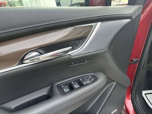 Certified 2025 Cadillac XT6 Sport w/ Platinum Package image 17