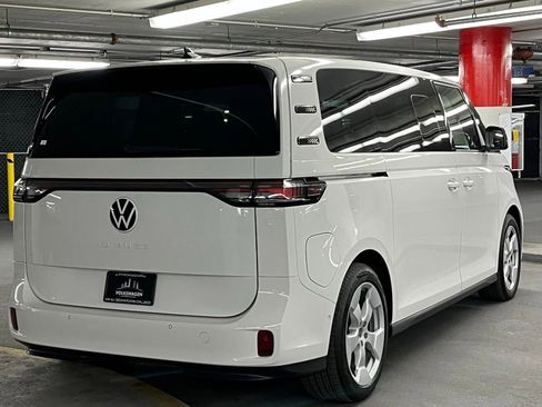 New 2025 Volkswagen ID. Buzz Pro S RWD image 6