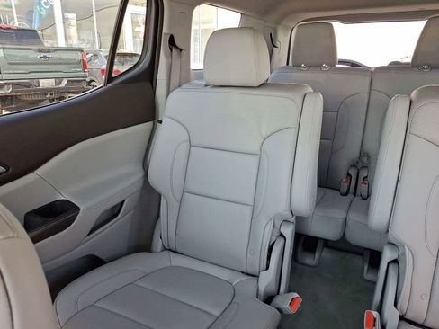 Certified 2023 GMC Acadia SLT image 13