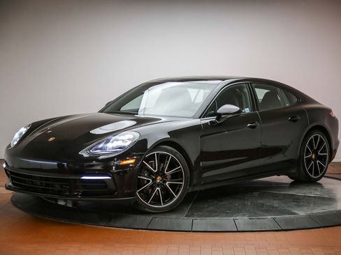 Certified 2018 Porsche Panamera RWD image 1