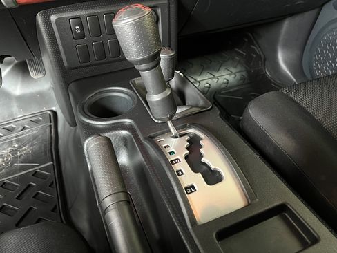 Used 2013 Toyota FJ Cruiser 4WD image 16