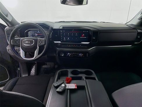 Used 2023 GMC Sierra 1500 SLE AWD/4WD image 4