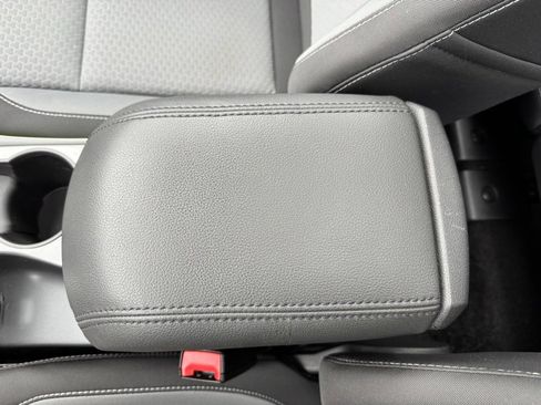 Used 2017 Ford C-MAX Energi SE w/ Equipment Group 401A image 19