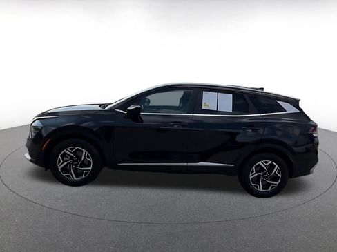 Used 2025 Kia Sportage LX image 9