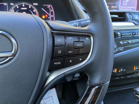 Used 2020 Lexus ES 350 w/ Premium Package image 19