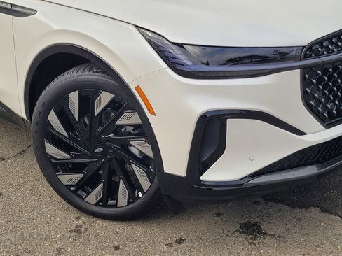 New 2026 Lincoln Nautilus Reserve w/ Jet Appearance Package image 6