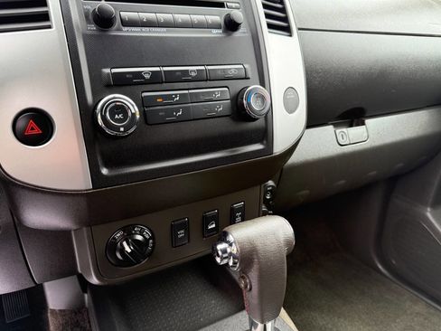 Used 2011 Nissan Xterra PRO-4X w/ Pro-4x Leather Pkg AWD/4WD image 22