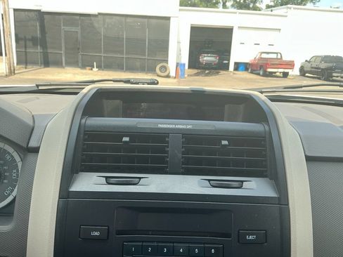 Used 2011 Ford Escape XLS w/ 102A Rapid Spec Order Code FWD image 26