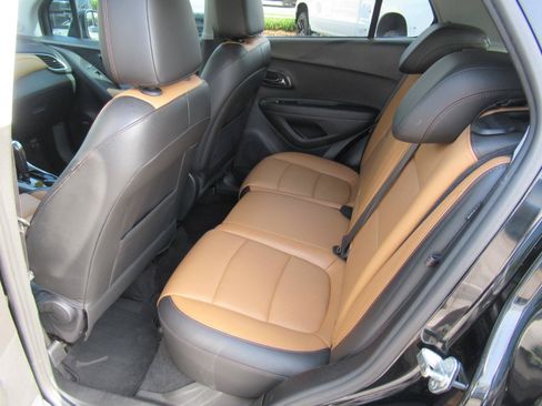 Used 2020 Chevrolet Trax Premier FWD image 33