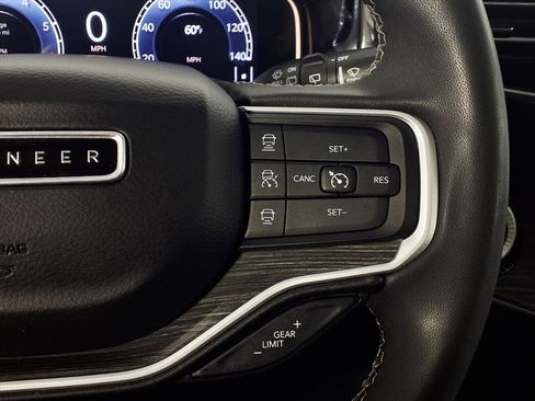 Used 2022 Jeep Wagoneer Series III w/ Premium Group I image 20