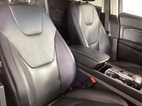 Used 2020 Ford Edge Titanium image 20