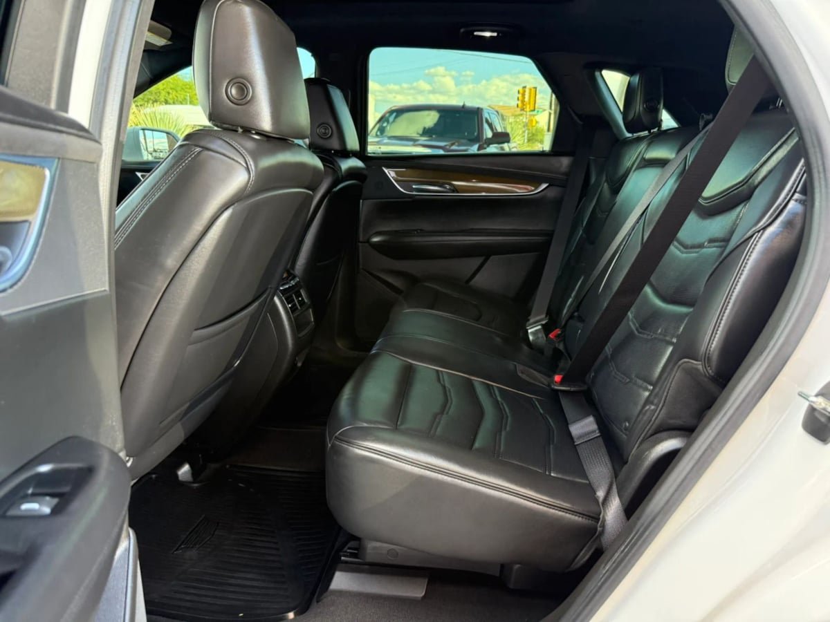 Used 2017 Cadillac XT5 Platinum w/ Driver Assist Package AWD/4WD image 43