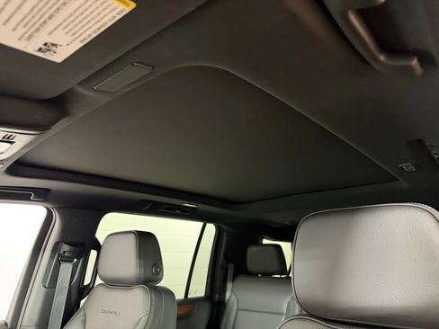 Used 2026 GMC Yukon XL Denali w/ Sun & Power Step Package AWD/4WD image 15