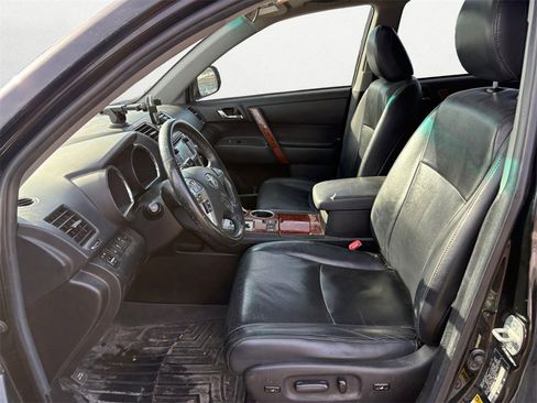 Used 2013 Toyota Highlander Limited image 9