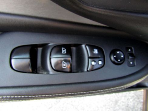 Used 2020 Nissan Murano SV image 11