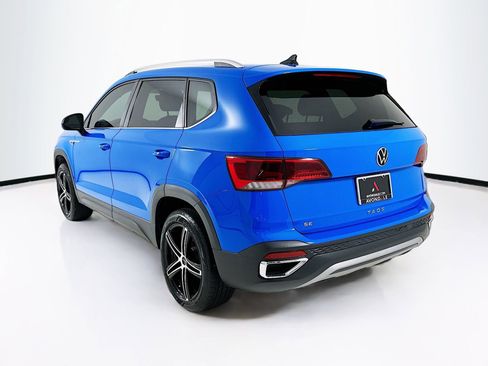 Used 2024 Volkswagen Taos SE w/ MDO Package FWD image 6