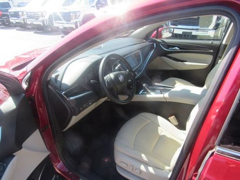 Used 2020 Buick Enclave Essence w/ Sound and Sites Package AWD/4WD image 9